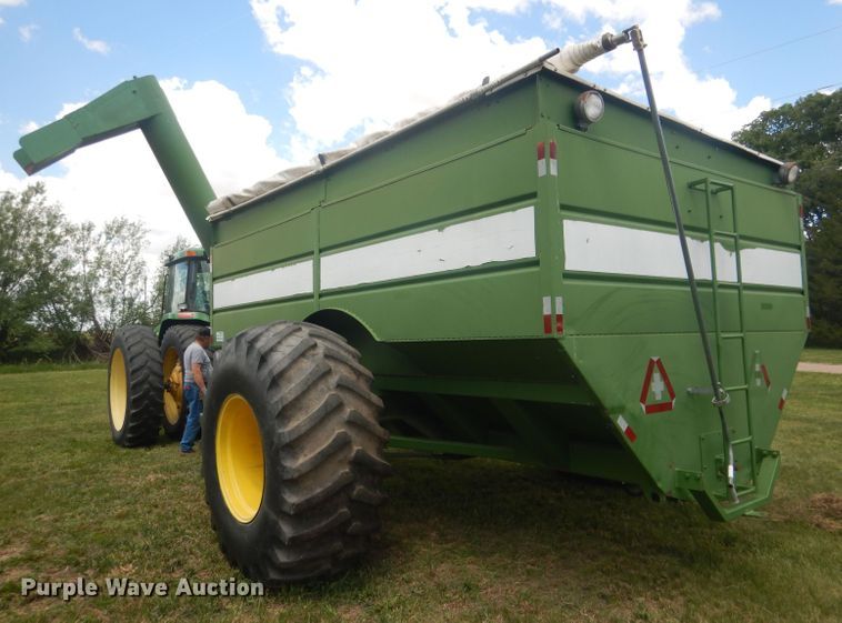 image for item DJ1323 Brent 800A  grain cart