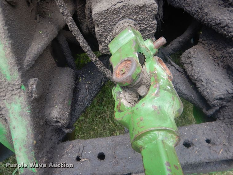 image for item DJ1323 Brent 800A  grain cart