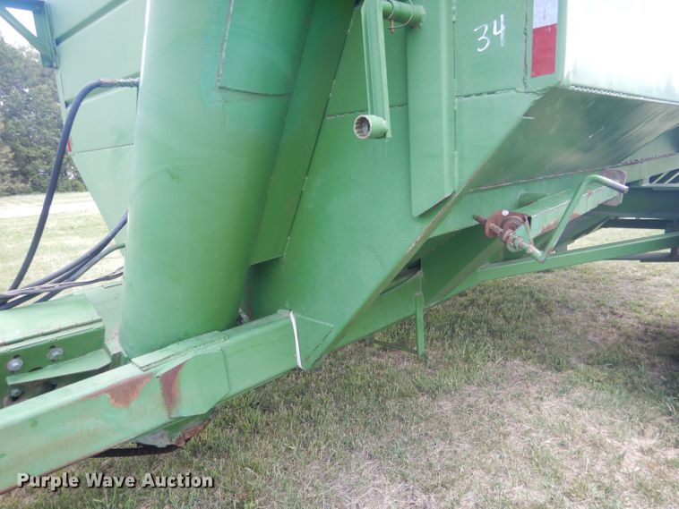 image for item DJ1323 Brent 800A  grain cart