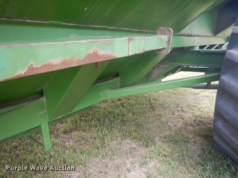 image for item DJ1323 Brent 800A  grain cart