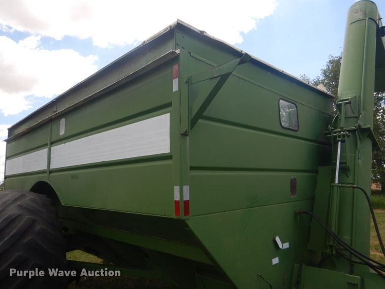 image for item DJ1323 Brent 800A  grain cart