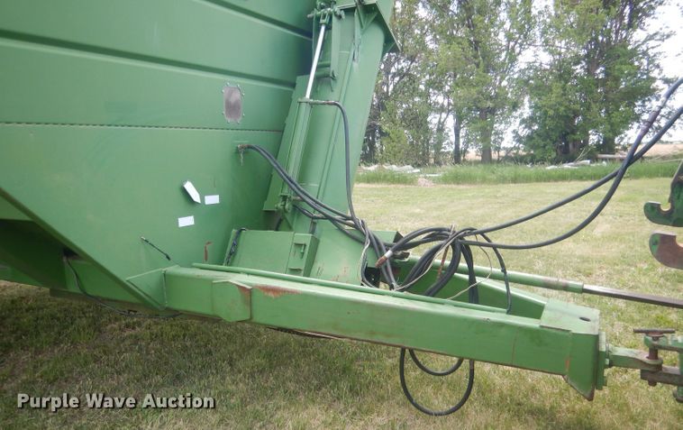 image for item DJ1323 Brent 800A  grain cart