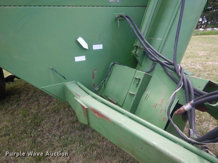 image for item DJ1323 Brent 800A  grain cart