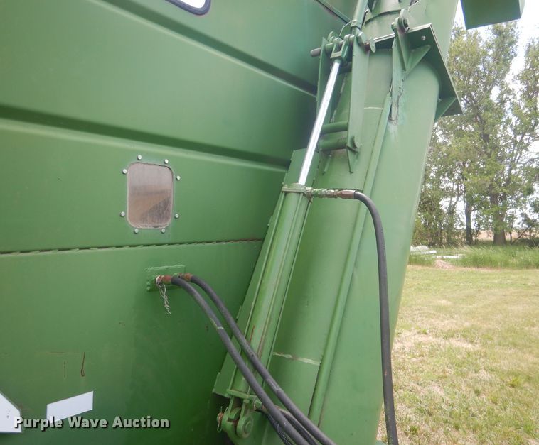 image for item DJ1323 Brent 800A  grain cart