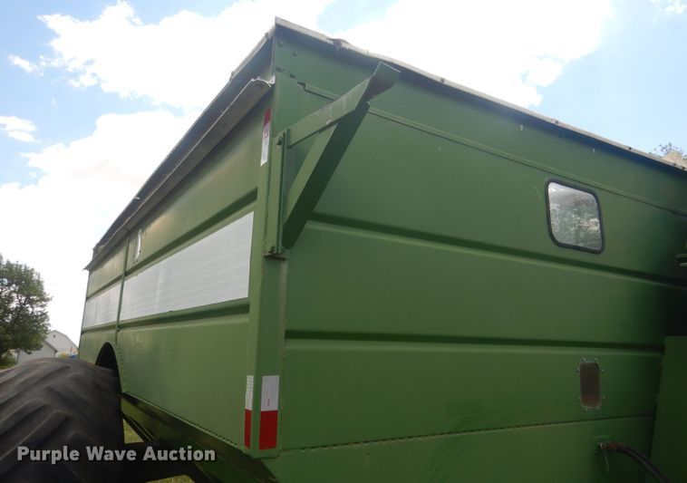 image for item DJ1323 Brent 800A  grain cart