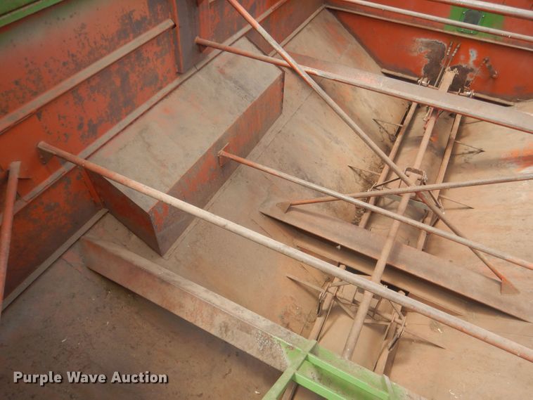 image for item DJ1323 Brent 800A  grain cart