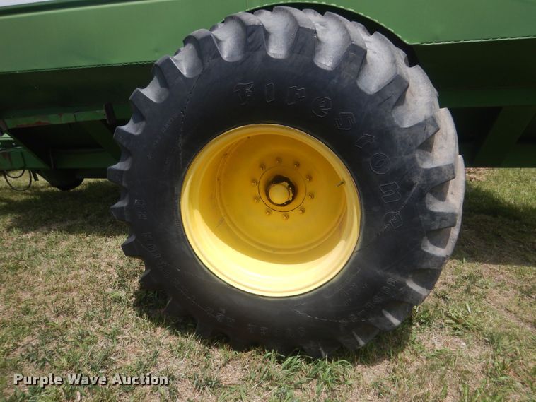 image for item DJ1323 Brent 800A  grain cart