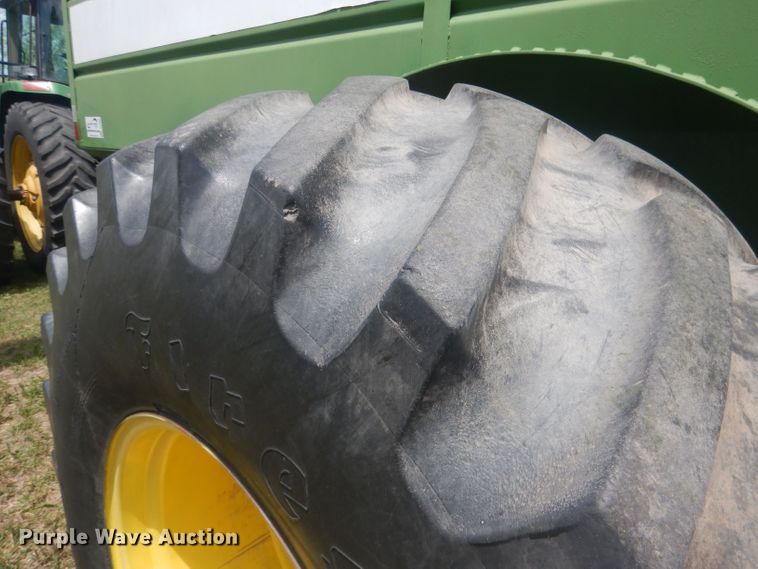 image for item DJ1323 Brent 800A  grain cart