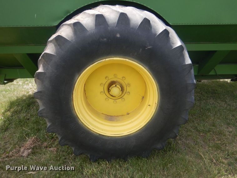 image for item DJ1323 Brent 800A  grain cart