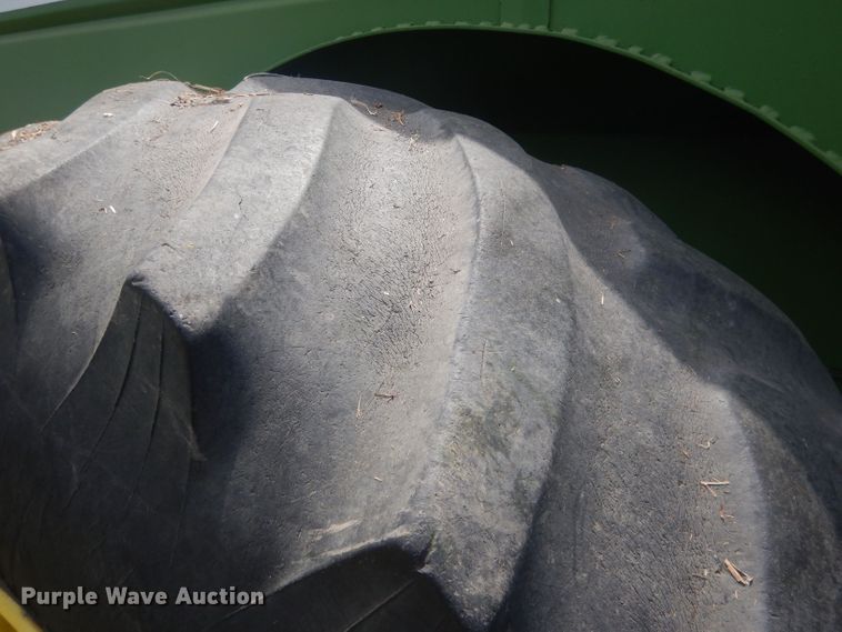 image for item DJ1323 Brent 800A  grain cart