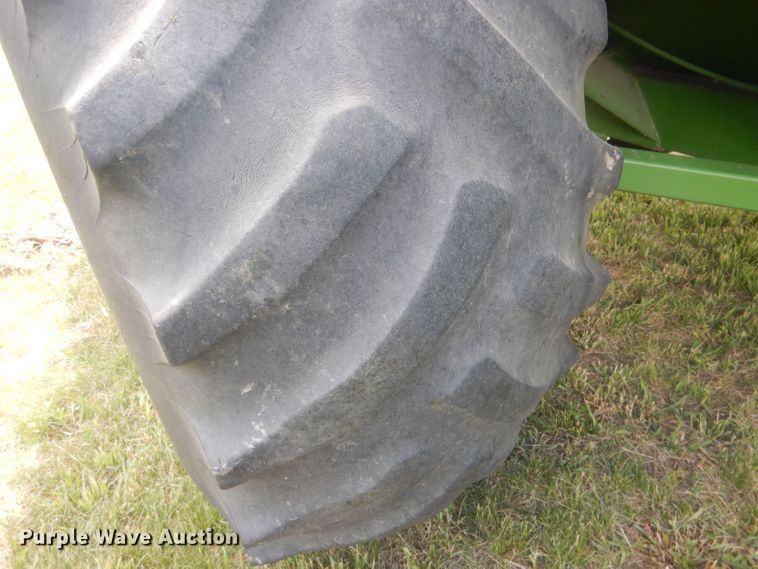 image for item DJ1323 Brent 800A  grain cart