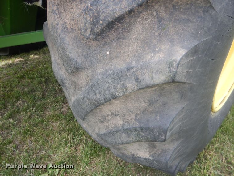 image for item DJ1323 Brent 800A  grain cart