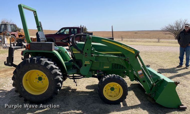image for item DJ5098 2011 John Deere 3005  MFWD tractor
