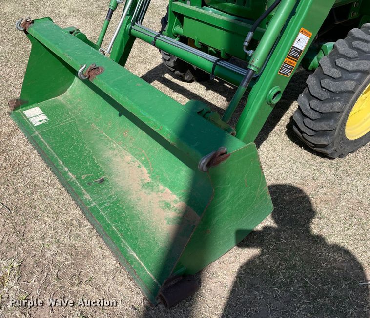 image for item DJ5098 2011 John Deere 3005  MFWD tractor