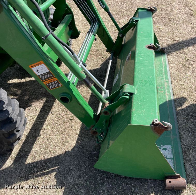 image for item DJ5098 2011 John Deere 3005  MFWD tractor