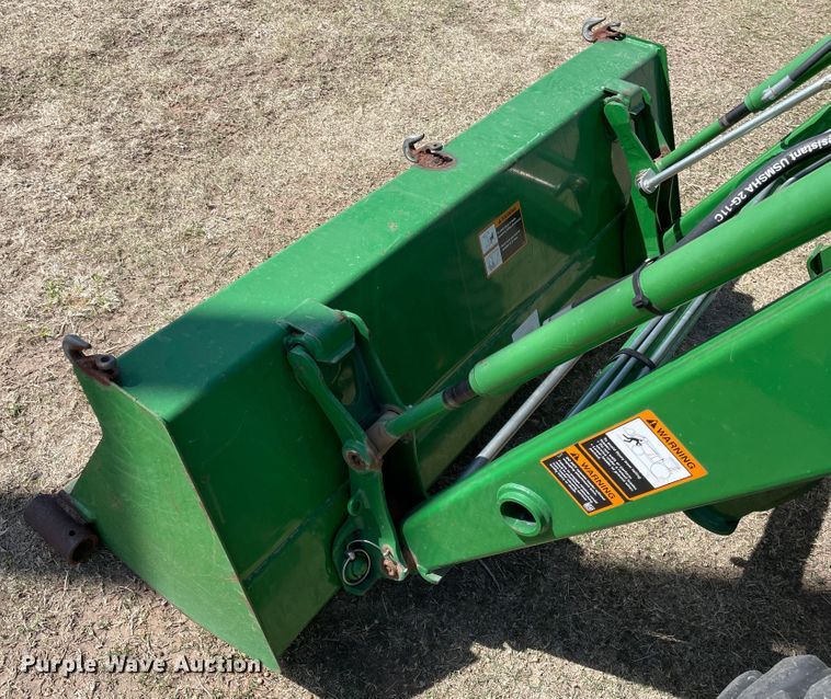 image for item DJ5098 2011 John Deere 3005  MFWD tractor