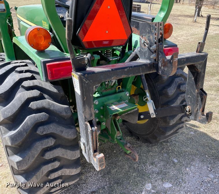 image for item DJ5098 2011 John Deere 3005  MFWD tractor