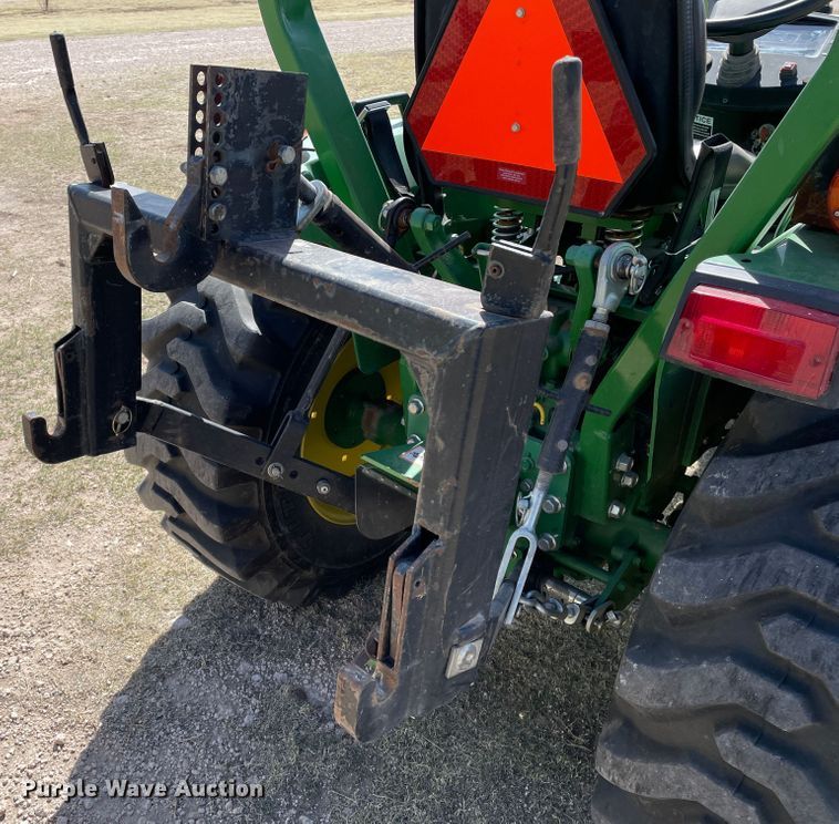 image for item DJ5098 2011 John Deere 3005  MFWD tractor
