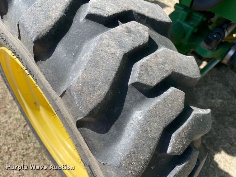 image for item DJ5098 2011 John Deere 3005  MFWD tractor