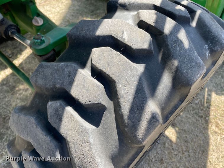 image for item DJ5098 2011 John Deere 3005  MFWD tractor