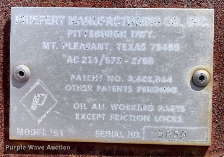 image for item DJ5110 Priefert 81  livestock squeeze chute