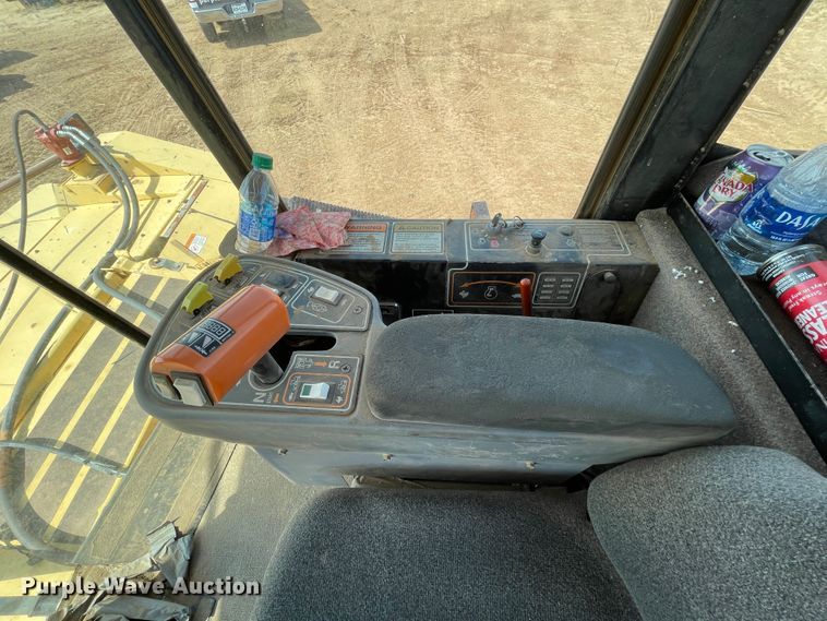 image for item DJ5162 2000 New Holland HW340  windrower