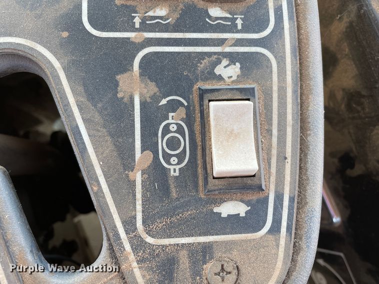 image for item DJ5162 2000 New Holland HW340  windrower