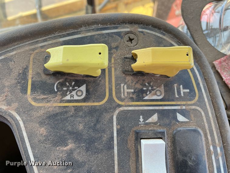 image for item DJ5162 2000 New Holland HW340  windrower