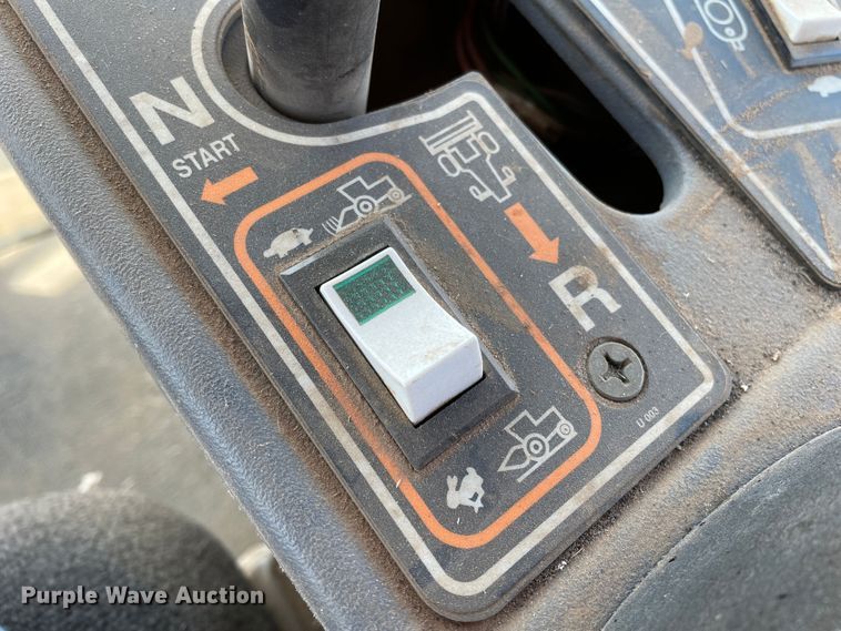 image for item DJ5162 2000 New Holland HW340  windrower