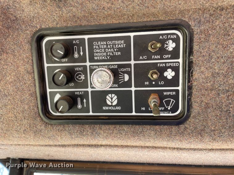 image for item DJ5162 2000 New Holland HW340  windrower