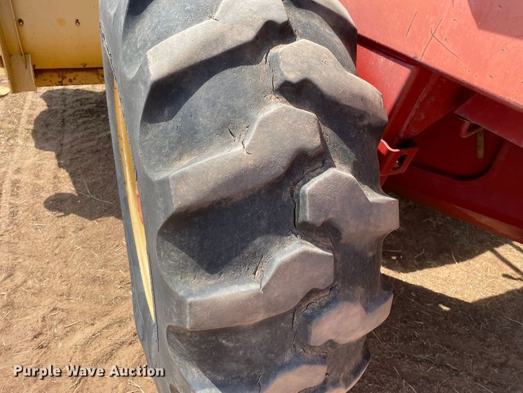 image for item DJ5162 2000 New Holland HW340  windrower