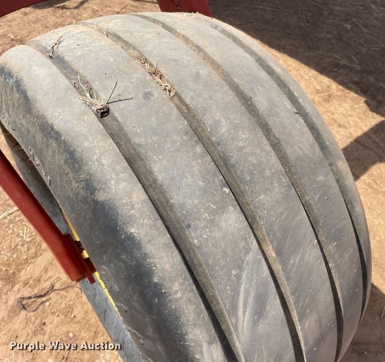 image for item DJ5162 2000 New Holland HW340  windrower