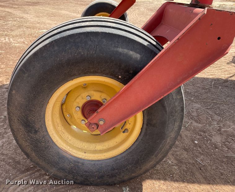 image for item DJ5162 2000 New Holland HW340  windrower