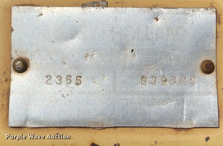 image for item DJ5162 2000 New Holland HW340  windrower