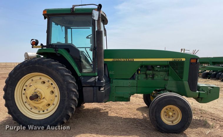 image for item DJ5168 1999 John Deere 8100  tractor