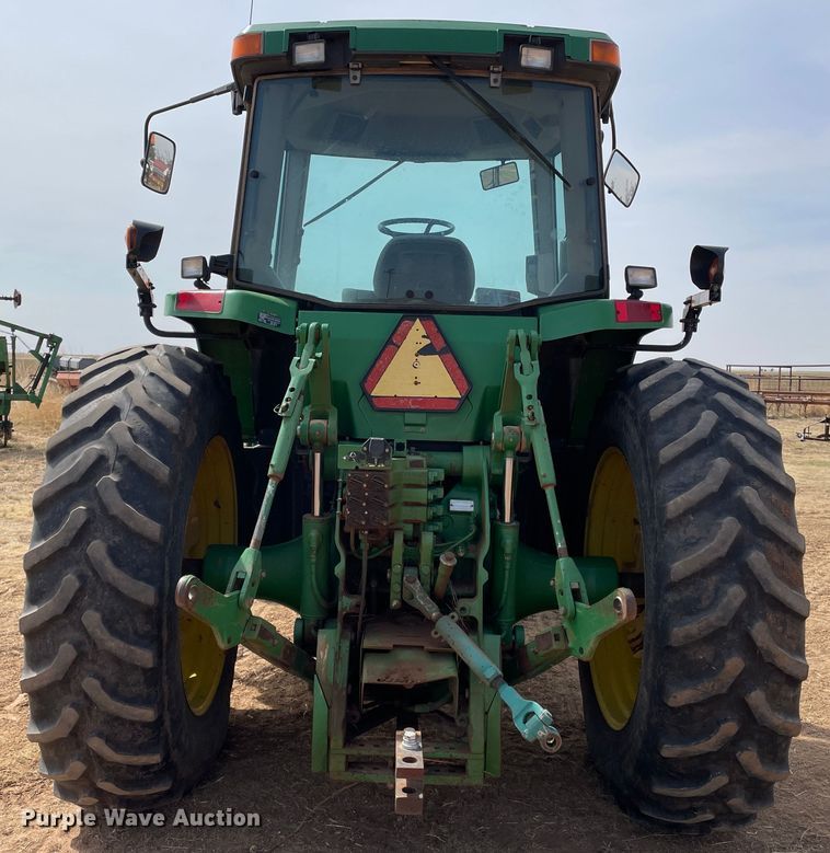 image for item DJ5168 1999 John Deere 8100  tractor