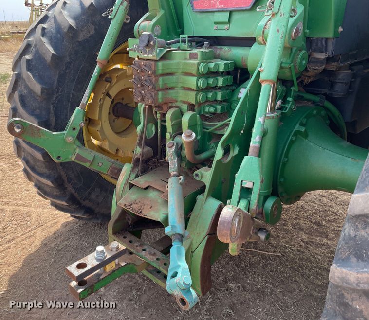 image for item DJ5168 1999 John Deere 8100  tractor