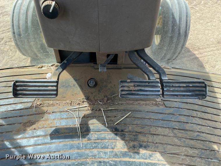 image for item DJ5168 1999 John Deere 8100  tractor