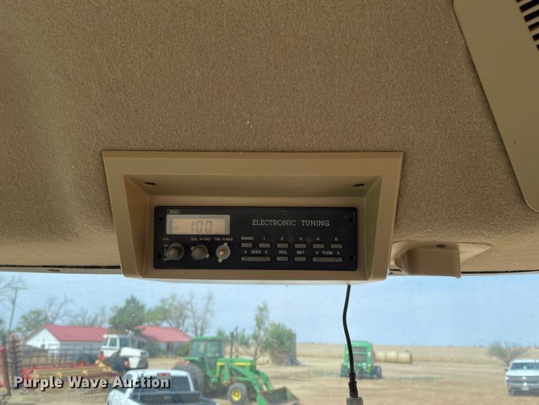 image for item DJ5168 1999 John Deere 8100  tractor