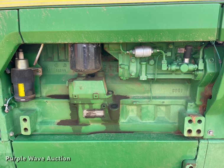 image for item DJ5168 1999 John Deere 8100  tractor