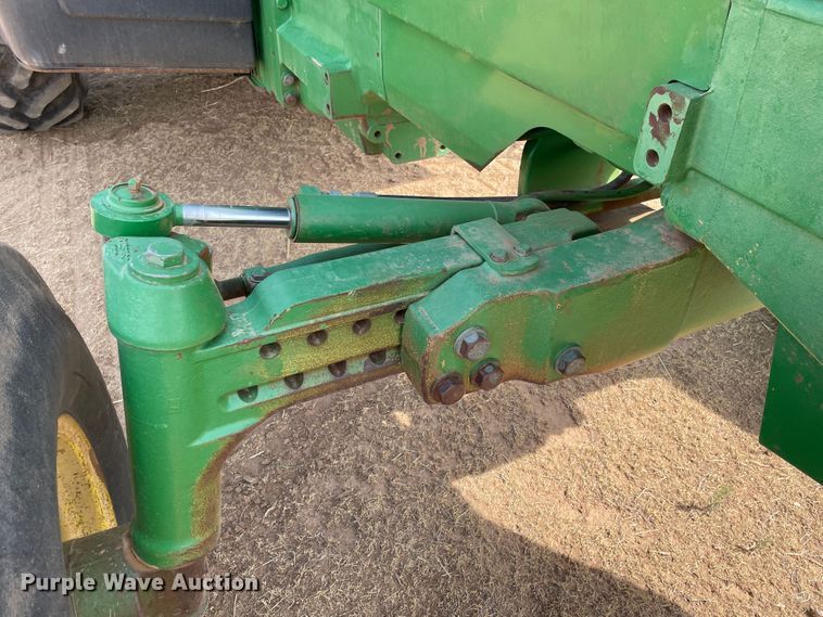 image for item DJ5168 1999 John Deere 8100  tractor