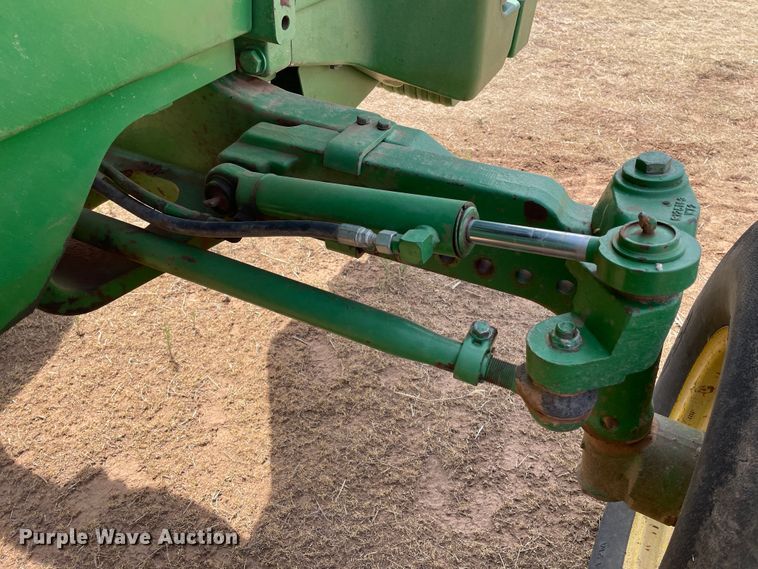 image for item DJ5168 1999 John Deere 8100  tractor