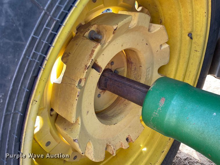 image for item DJ5168 1999 John Deere 8100  tractor