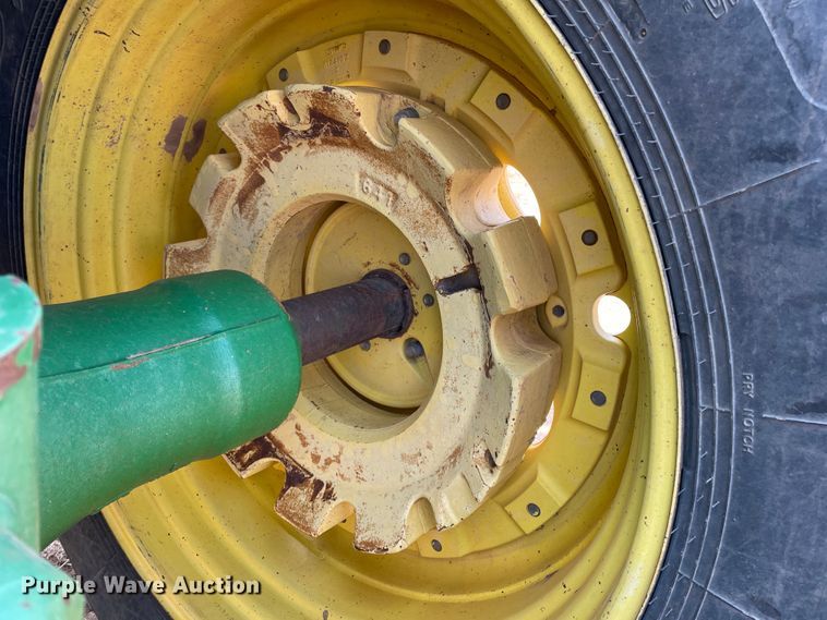 image for item DJ5168 1999 John Deere 8100  tractor