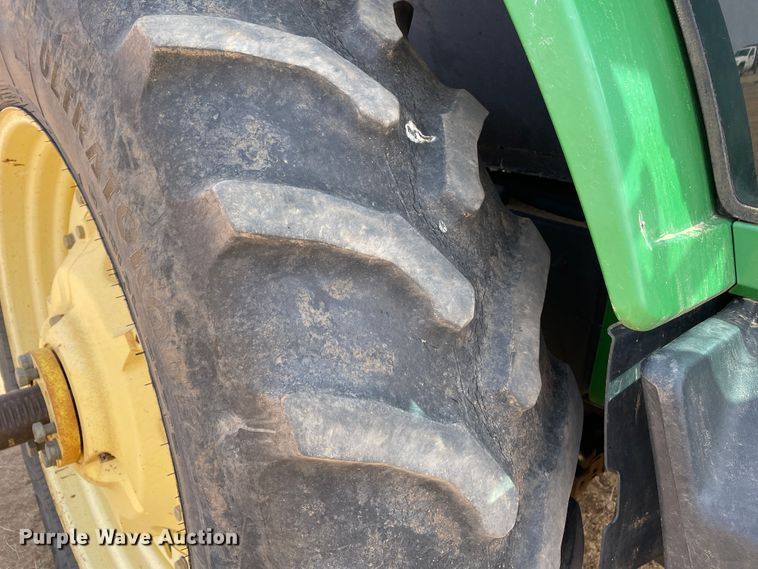 image for item DJ5168 1999 John Deere 8100  tractor