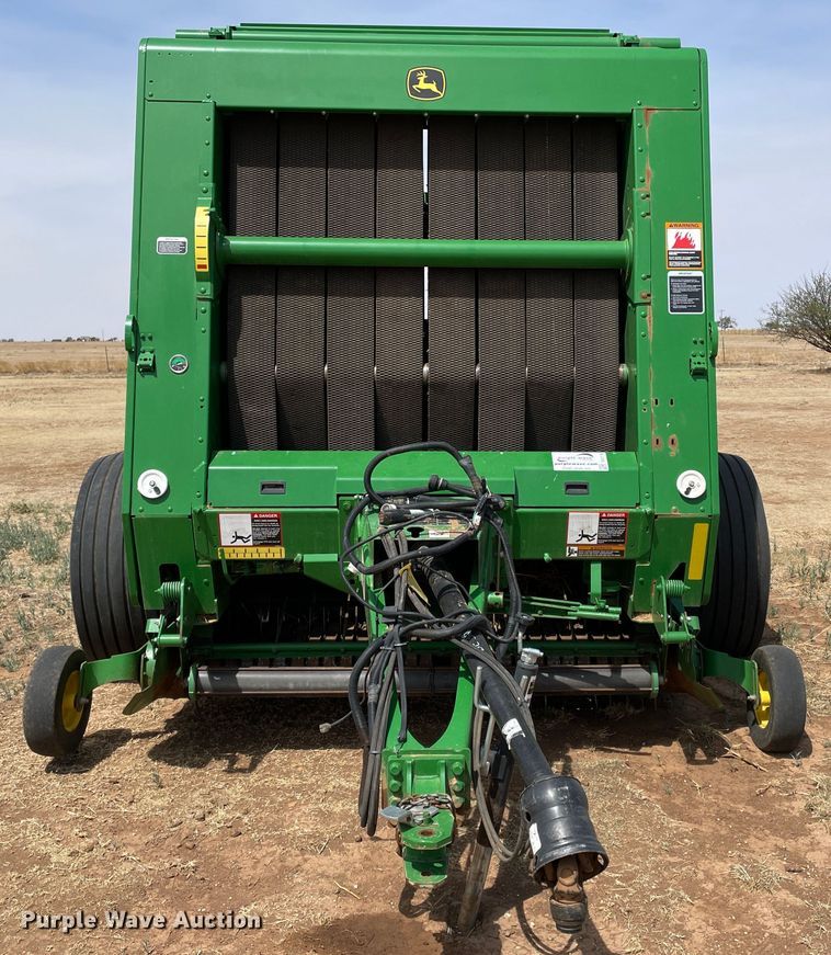 image for item DJ5174 2014 John Deere 569  round baler