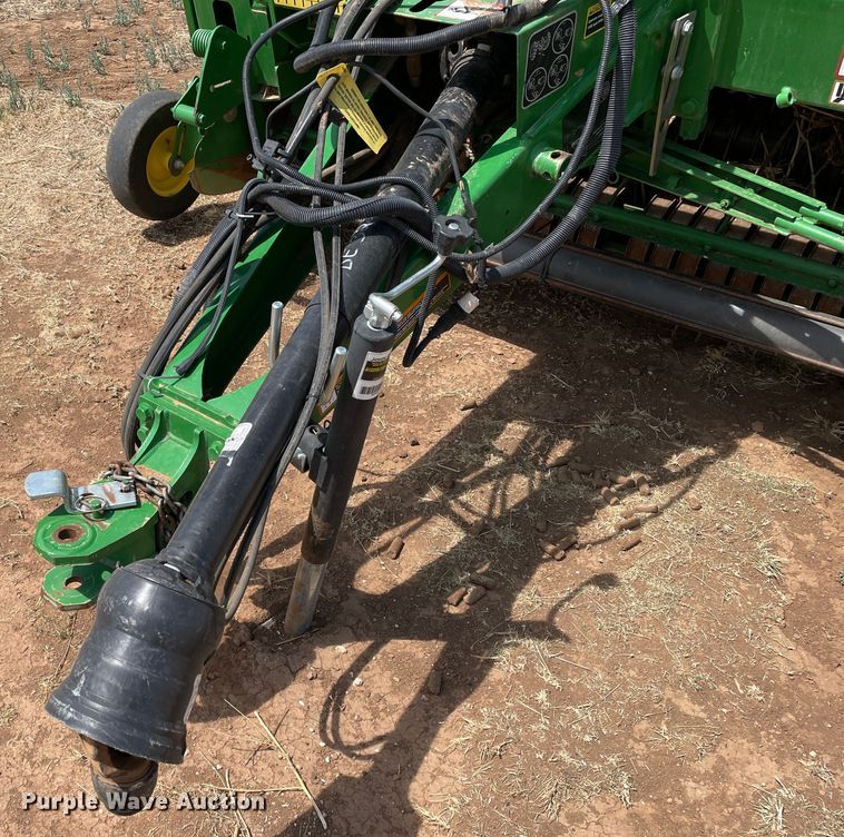 image for item DJ5174 2014 John Deere 569  round baler