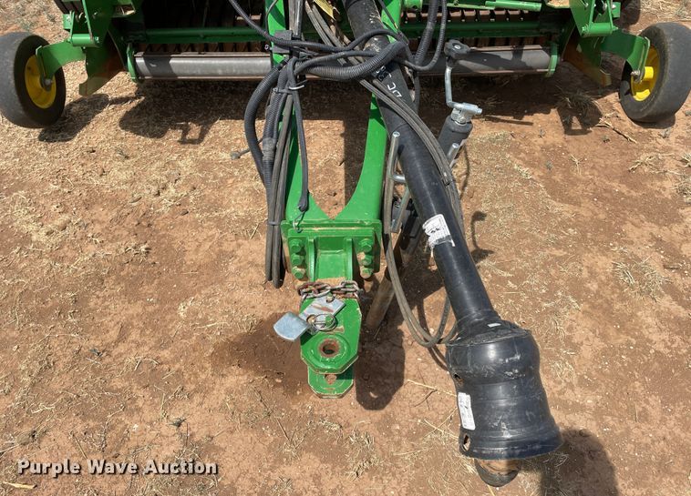 image for item DJ5174 2014 John Deere 569  round baler