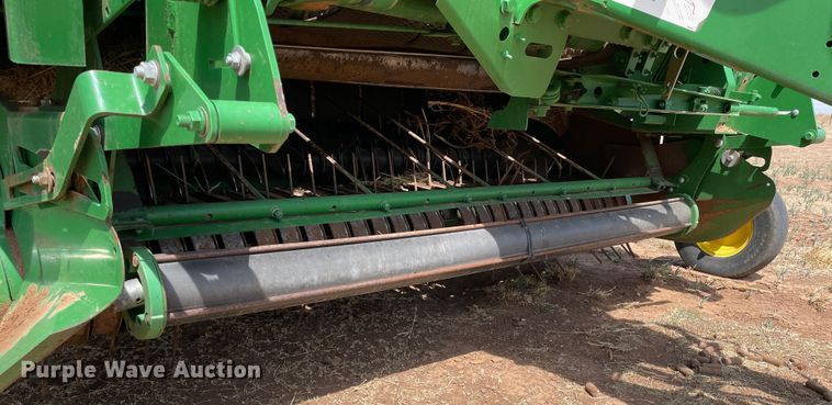 image for item DJ5174 2014 John Deere 569  round baler