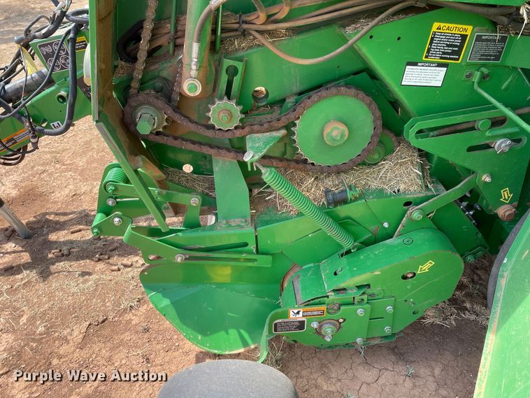 image for item DJ5174 2014 John Deere 569  round baler